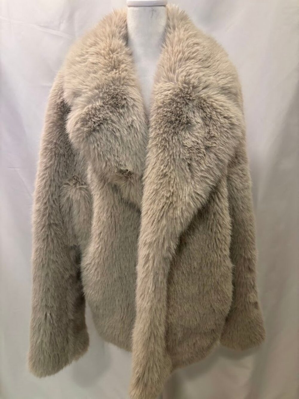 GAP Short Faux Fur Coat in Taupe Grey with Pockets - size XL